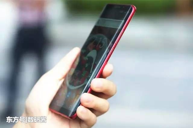 华为Mate 20 Pro 6.9英寸屏幕,前后双结构光