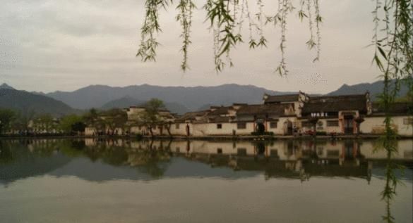 中国一生“必去”的3个古镇, 就算没人陪也要去, 你有去过吗?