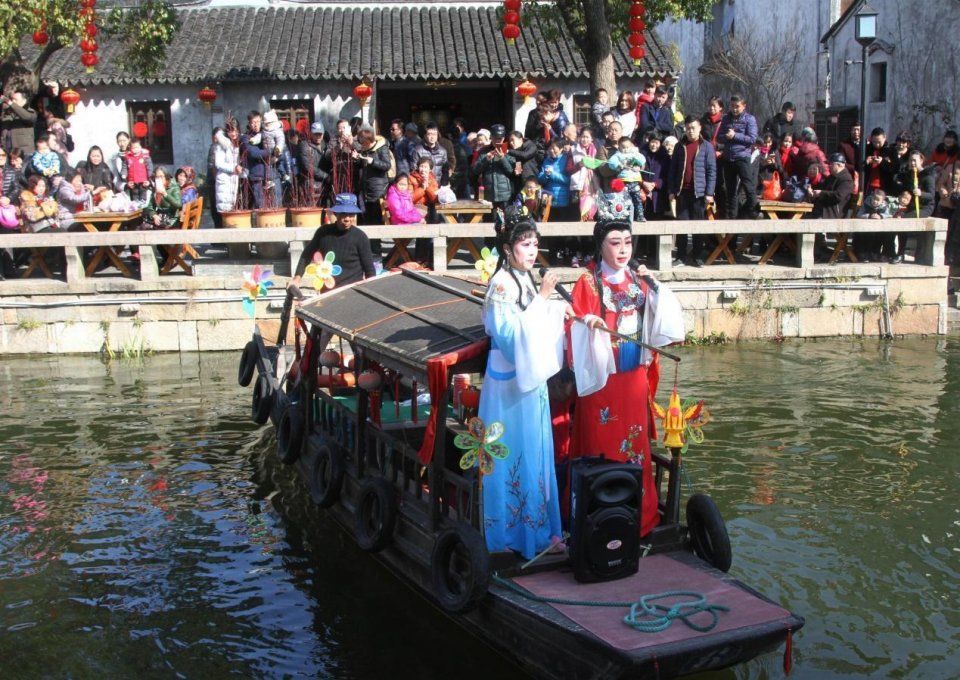 中国这座假古镇，打着不要门票的幌子欺骗游客