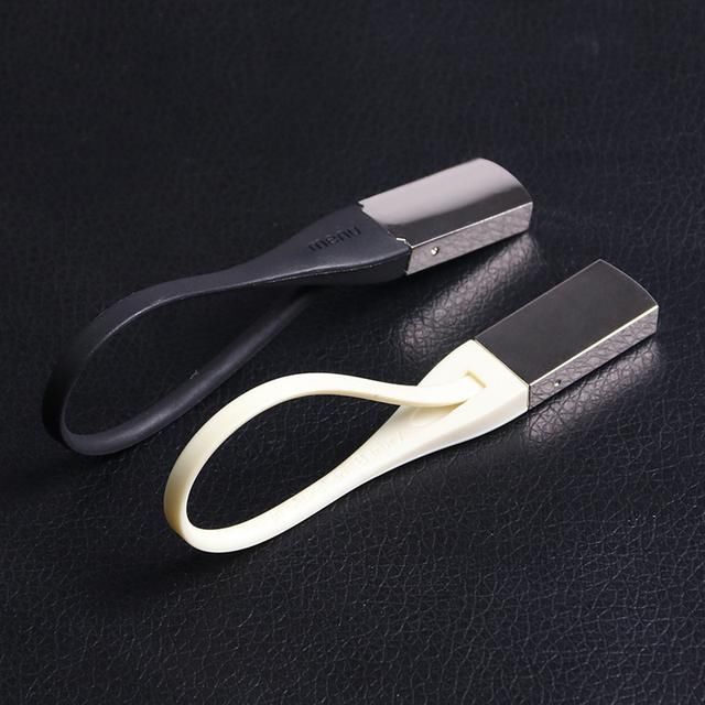 钥匙揣裤兜里?真难看!如今流行这样挂，时尚显眼又耐用