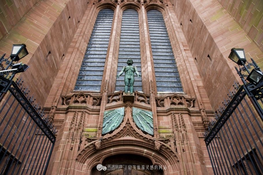 英国最大教堂，红色电话亭设计师的遗世之作