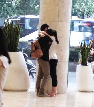 抛开刘强东，我们来谈谈奶茶妹妹的“土妞”进阶之路