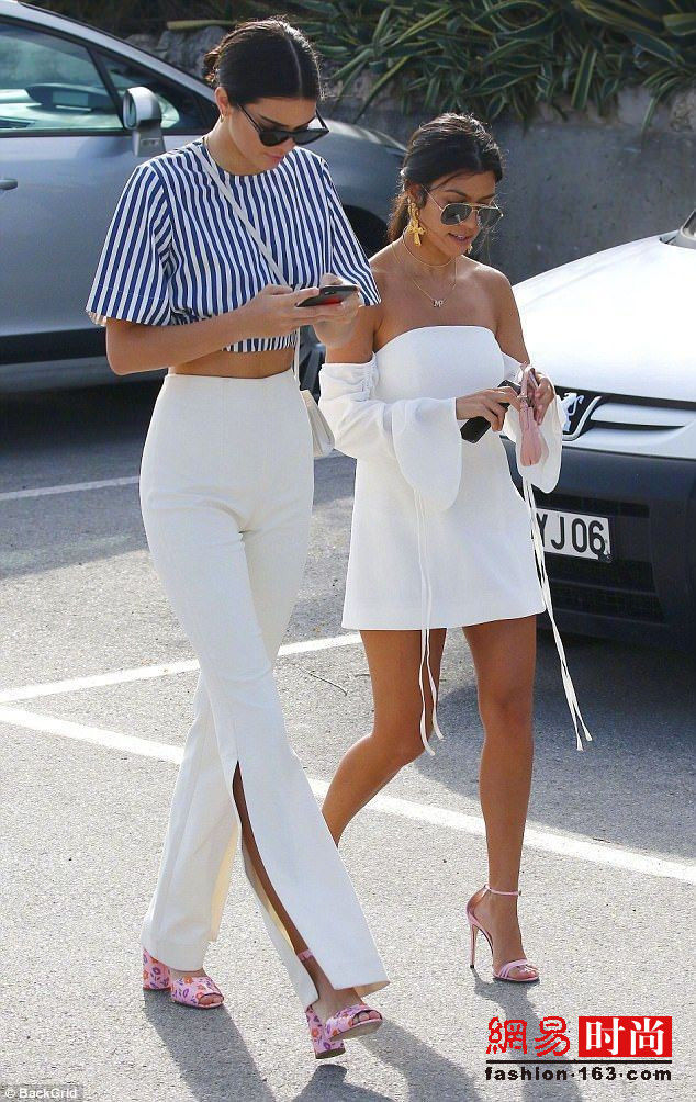 肯豆与姐姐出街 大长腿竟然到她姐姐胸部