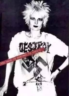  #封为#79岁“西太后”，曾经被封为“朋克教母”，是时尚女魔头鼻祖之一