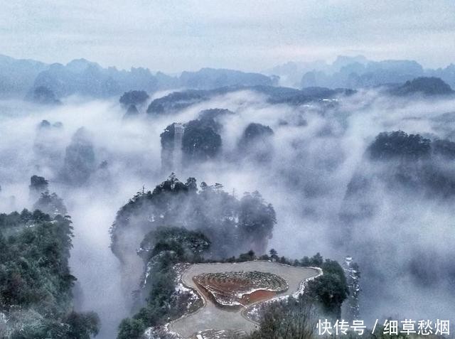 湖南的“空中田园”，建在千米山顶之上，四周都是万丈深渊