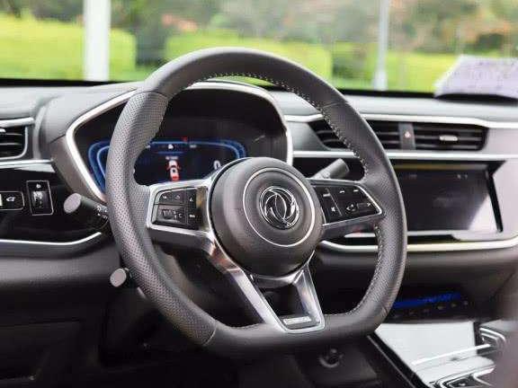 东风终于体面一次，新车比哈弗H6帅气，配双触控屏