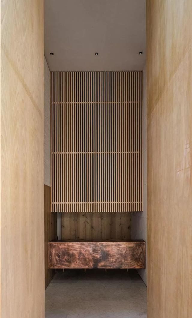 万有引力：光、空气、水，温润质朴的和谐之音