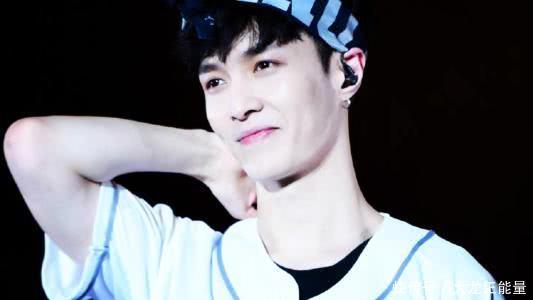 华为跟张艺兴粉丝吵的热火朝天，究竟是商业炒作，还是网传谣言