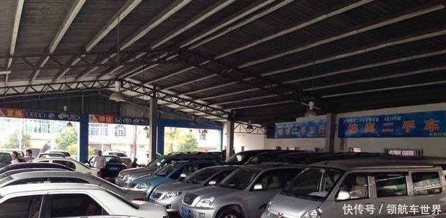 为何北京二手车堆积如山, 千元一辆都无人问津, 听听车贩子怎么说