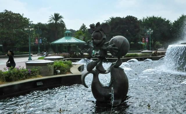 上海迪士尼:游客为何偏要带食物饮料进园,看看这些数据就知道了