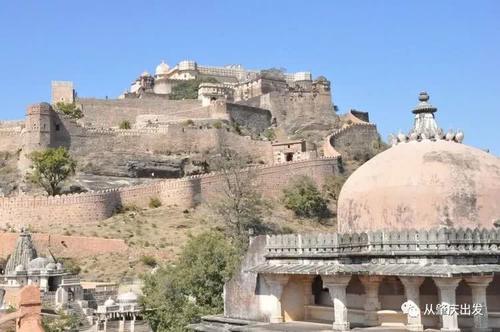 长城不是只有我们国家才有，就在我国旁边也有一条，而且建造花费