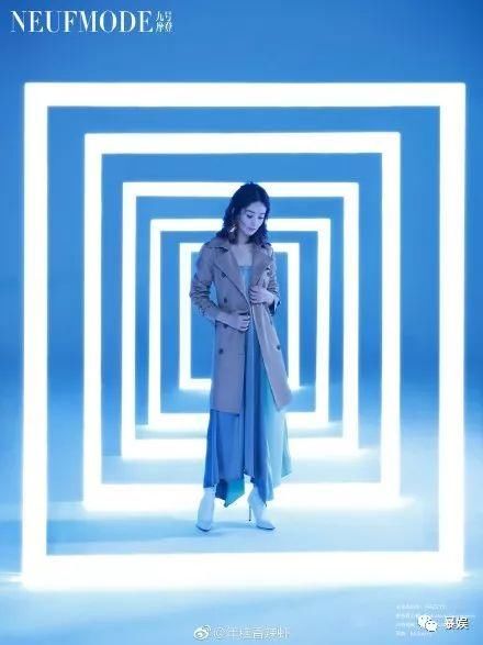 卓伟又写新诗爆料，赵丽颖无奈晒狗劈叉，到底最后谁会打脸？