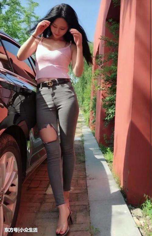 街拍：女人如美酒，这样的成熟小姐姐有没有让你喝醉了