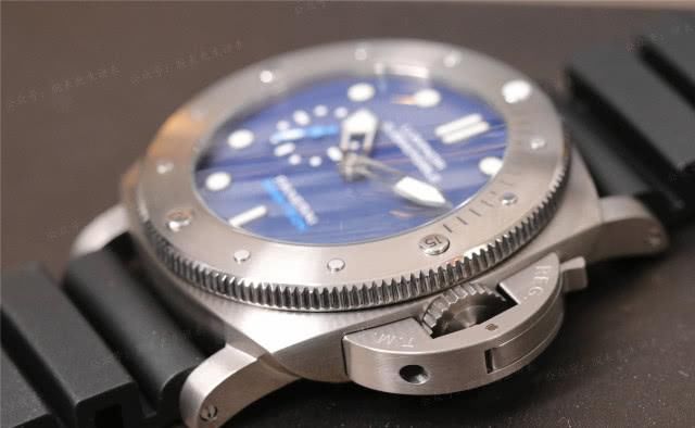  [评测]金属玻璃配上那一抹蓝，VS沛纳海PAM00692腕表评测