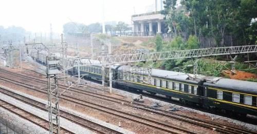  不锈钢■为什么火车铁轨采用会生锈的钢铁，而不用不锈钢？很多