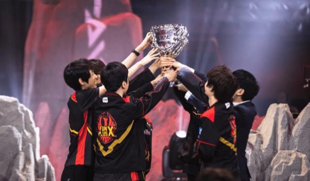  而从专业电：FPX可否冲击性五连赢，RNG可否报仇取得成功？全职高手来了