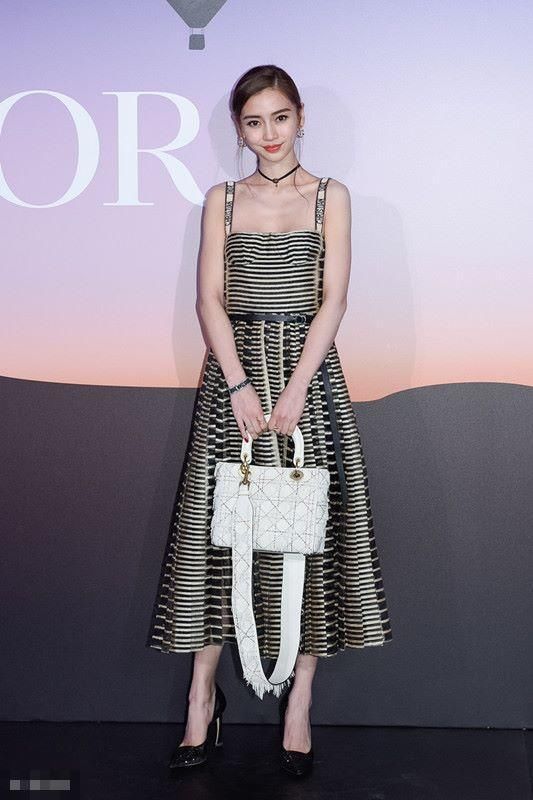 给摄影师加鸡腿!以为是“太平公主”的baby,竟然这么有料?