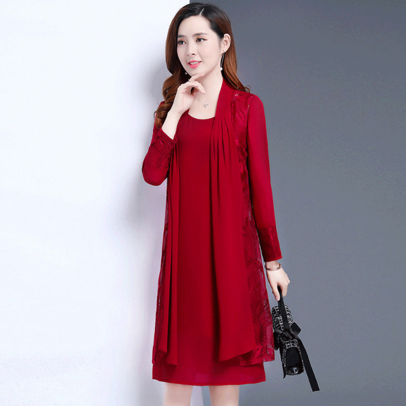 快中秋了,50岁女人多试试这,新款秋裙,配高跟鞋,洋气上档次