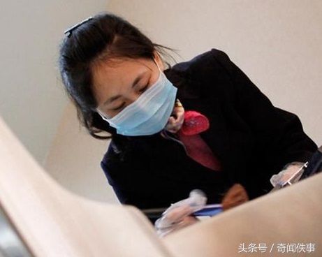 90后美女入殓师的辛酸，白天摸死人晚上摸活人