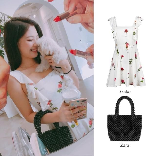 金智妮拿199的包，转眼朴彩英就秀出1万的包，网友：塑料姐妹情？