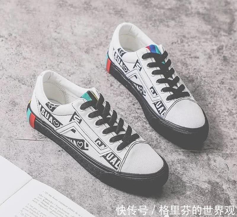  #平价#最近“不到百元”帆布鞋火了，平价又百搭，00后：扔了都不心疼