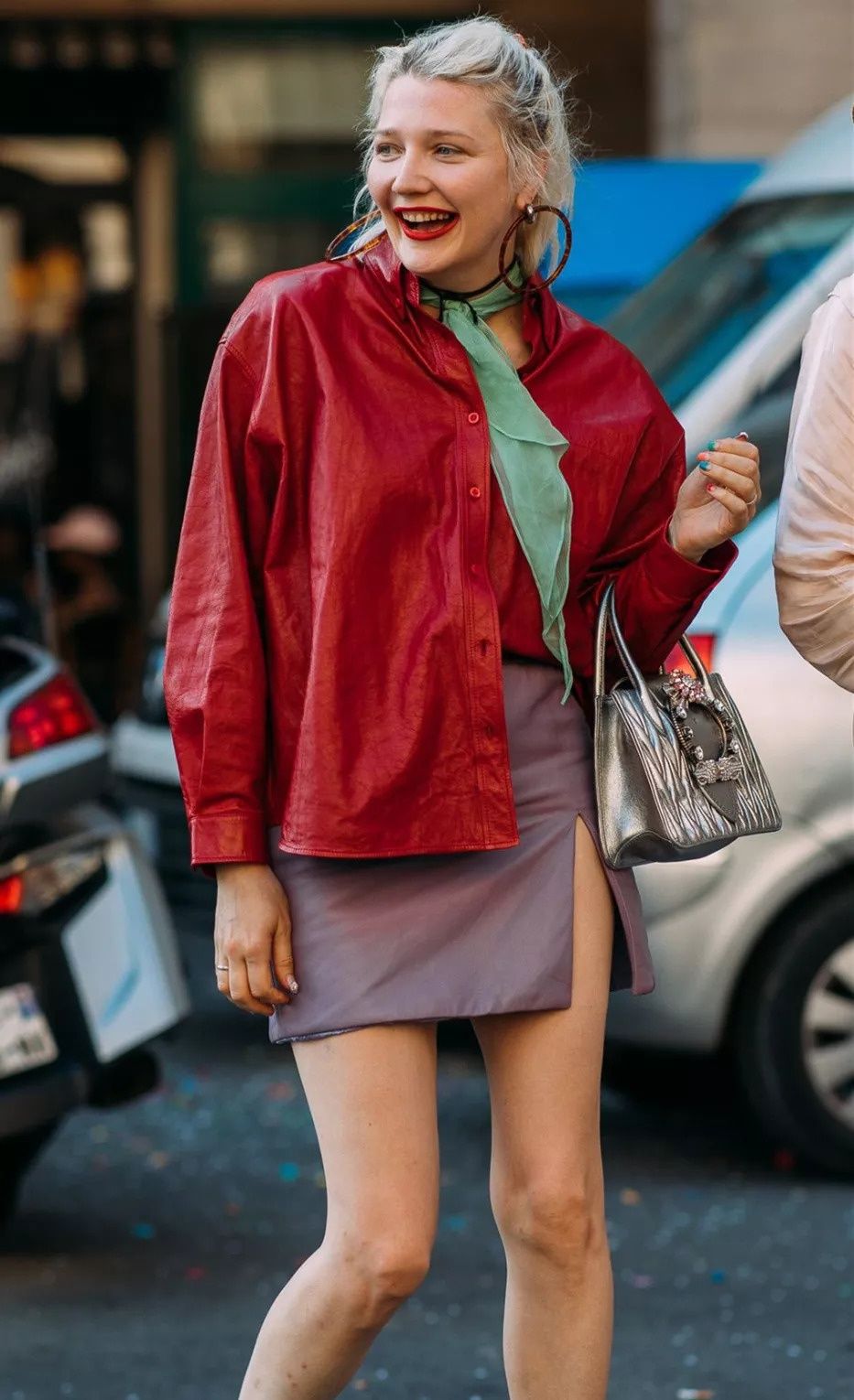 唐嫣宋茜亲自告诉你，秋冬穿什么流行色最显白!