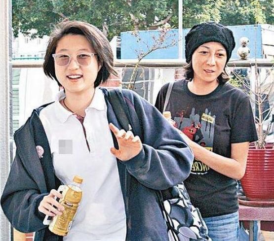 吴卓林最新消息:疑似已和女友订婚,成龙却在发