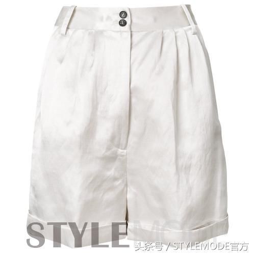 露腿的季节，短裤也能给你黄金比例！