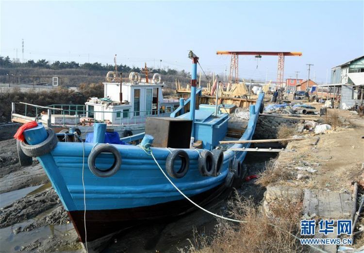 探访传统手工造船 没图纸全凭造船师傅眼光和经验