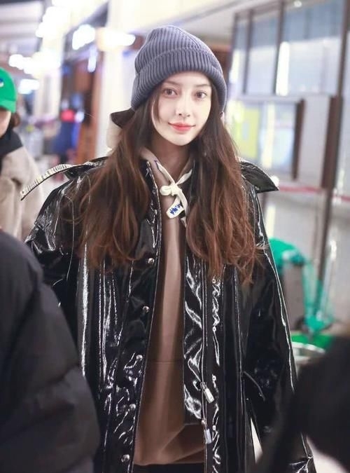  「帽子的搭配」帽子的五种搭配术，每一款都是服装搭配的点睛之笔，这样戴准没错