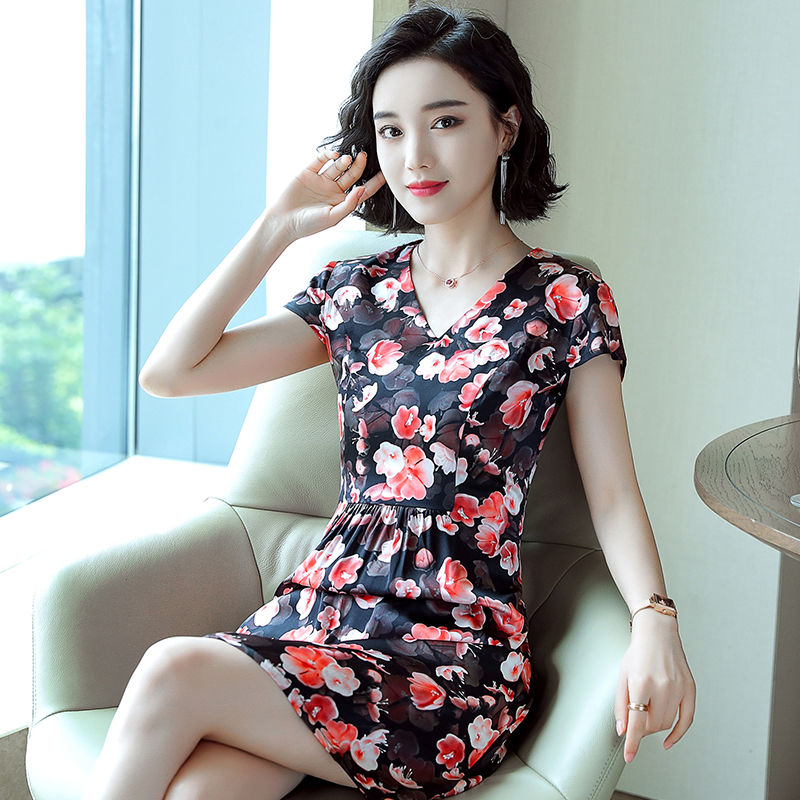 反季买真丝连衣裙的好时机!款款气质优雅又显瘦，关键还挺便宜