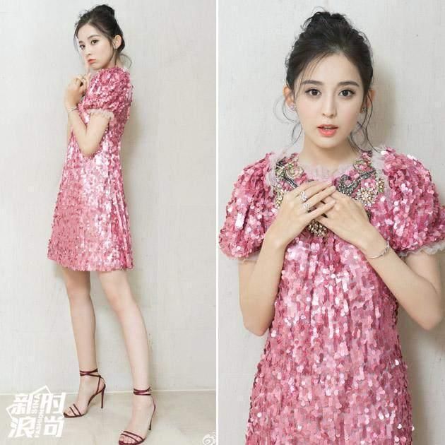 当迪丽热巴和古力娜扎穿亮片裙，网友：“艳俗”和“仙气”的差距