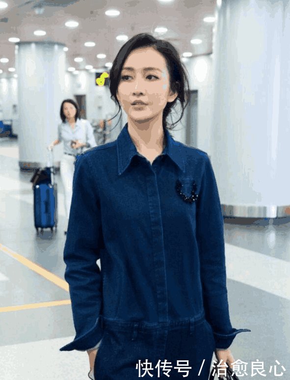 王鸥一身牛仔连体裤美出新高度! 网友 我就好奇她上厕所怎么办