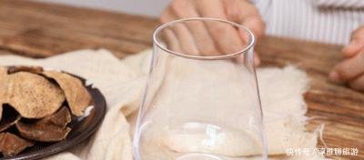 #新鲜橙皮#惊蛰吃它止咳润喉，拿来炒肉喷香又下饭，香到邻居来敲门