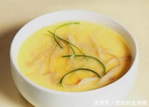  【营养】蒸鸡蛋羹时，只加水就“大错特错”了，少了“它”，腥味不重才怪