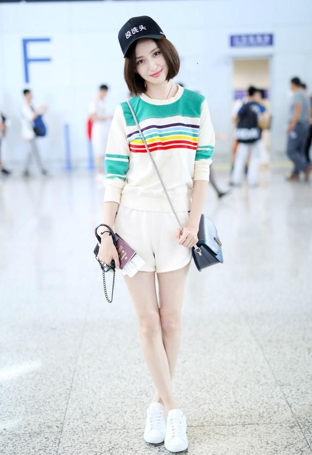 饿上30天都不能有这腿，佟丽娅漫画腿超美腻!