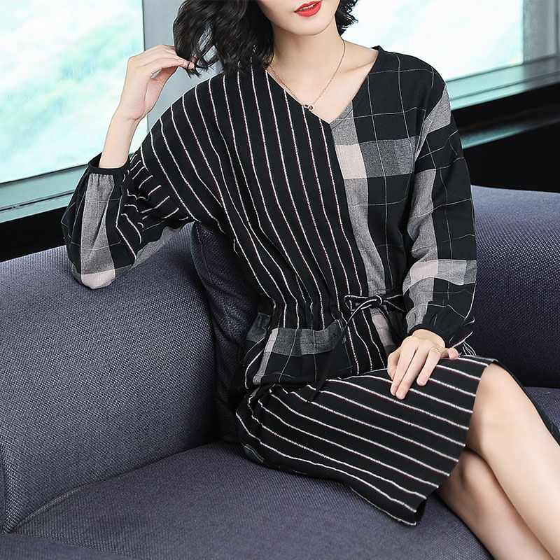 42岁老婆从来不穿套装，入秋后连衣裙一套接着一套买，美爆了