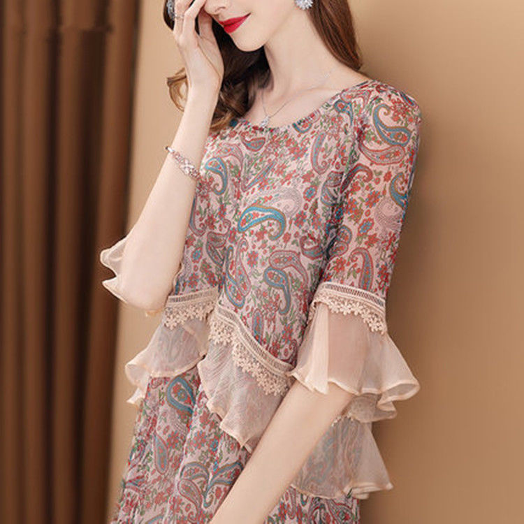 成熟的女人都这样选连衣裙!性感迷人惹人爱，一路上回头率爆表