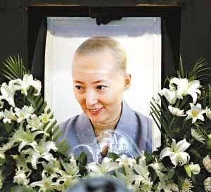  #老照片#陈晓旭这么美原来她有一个高颜值妈妈几张老照片看尽她简短一生