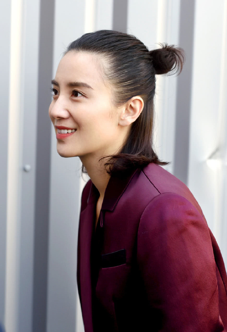 换发型像换脸？Angelababy包子头美翻天了，网友：黄晓明真是有眼