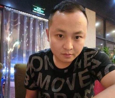 快手大乱！二驴怒怼散打哥：帮网红涨的粉丝都是假的，证据已曝光