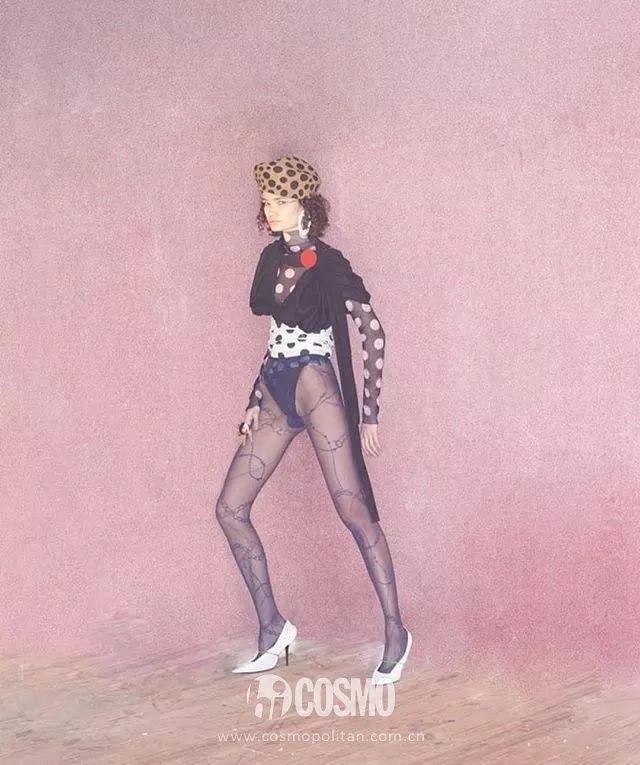 俄罗斯的时装可比足球好看多了，比如维特萌