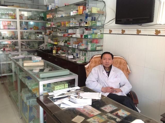 药店墙角一不起眼白色乳液，每晚涂一涂，满脸胶原蛋白