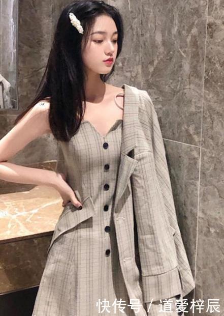  格子西装：2020年开春“西服”大火！搭什么单品都好看，几乎每个女生都适合