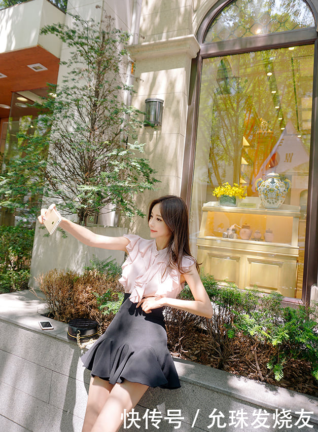 孙允珠繁花双色吊垂嫩叶无袖衫