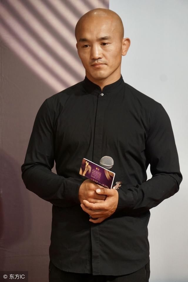 徐晓冬力挺鹿晗演搏击传播正能量，痛斥一龙打假拳更可耻