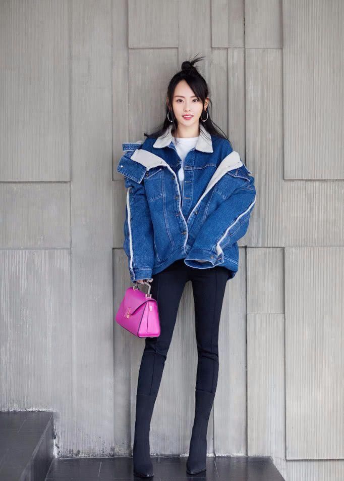 顺嫔张嘉倪为了凹造型也是够了，外套外面再套外套!