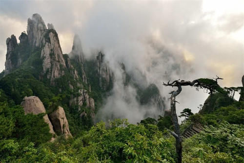 国庆旅游好去处！此山风景不逊色于黄山，虽是名山却少有人提及！