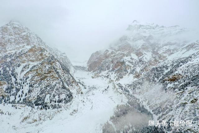 中国唯一的黑色冰川在这里，每年都会雪崩，场面十分壮观！