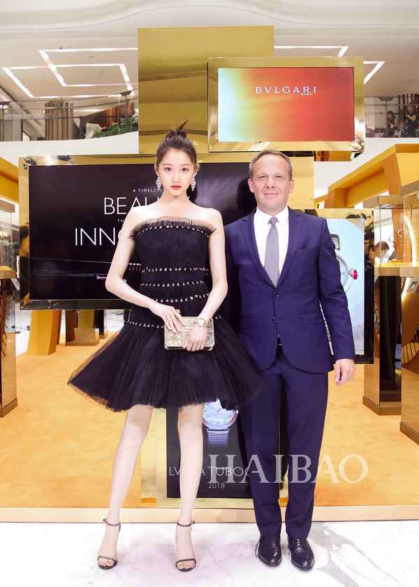 宝格丽 (Bulgari) LVCEA Tubogas光环腕表展